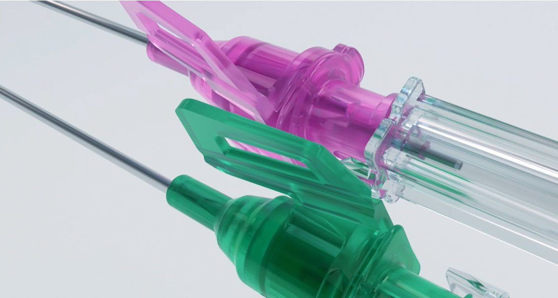 Introcan Safety® 3 needles in two colors: green and purple