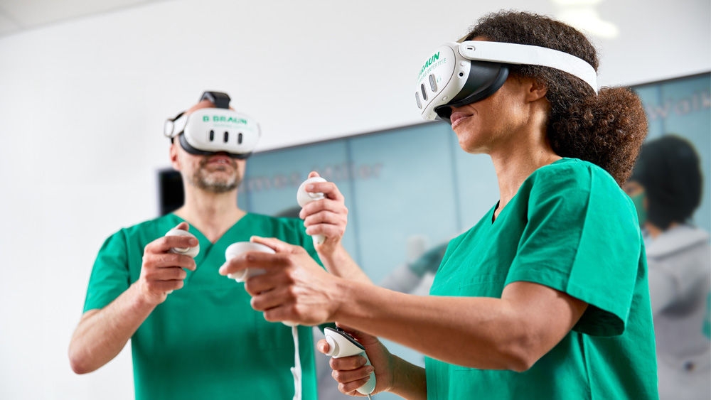 Male nurse and female nurse wearing VR glasses